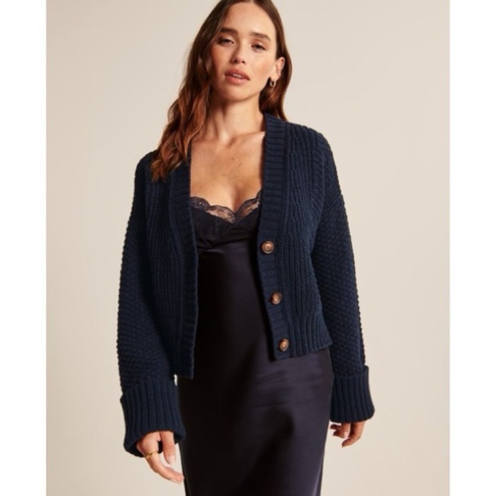 NWOT - Abercrombie & fitch Cotton-Blend Seed Stitch Cardigan navy blue - size S